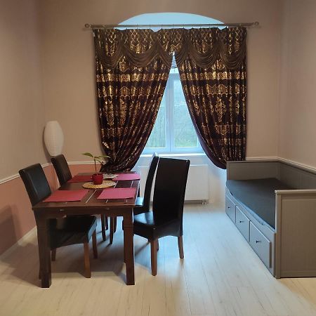 Zamecky Apartman - Castle Apartment สชีโบร ภายนอก รูปภาพ